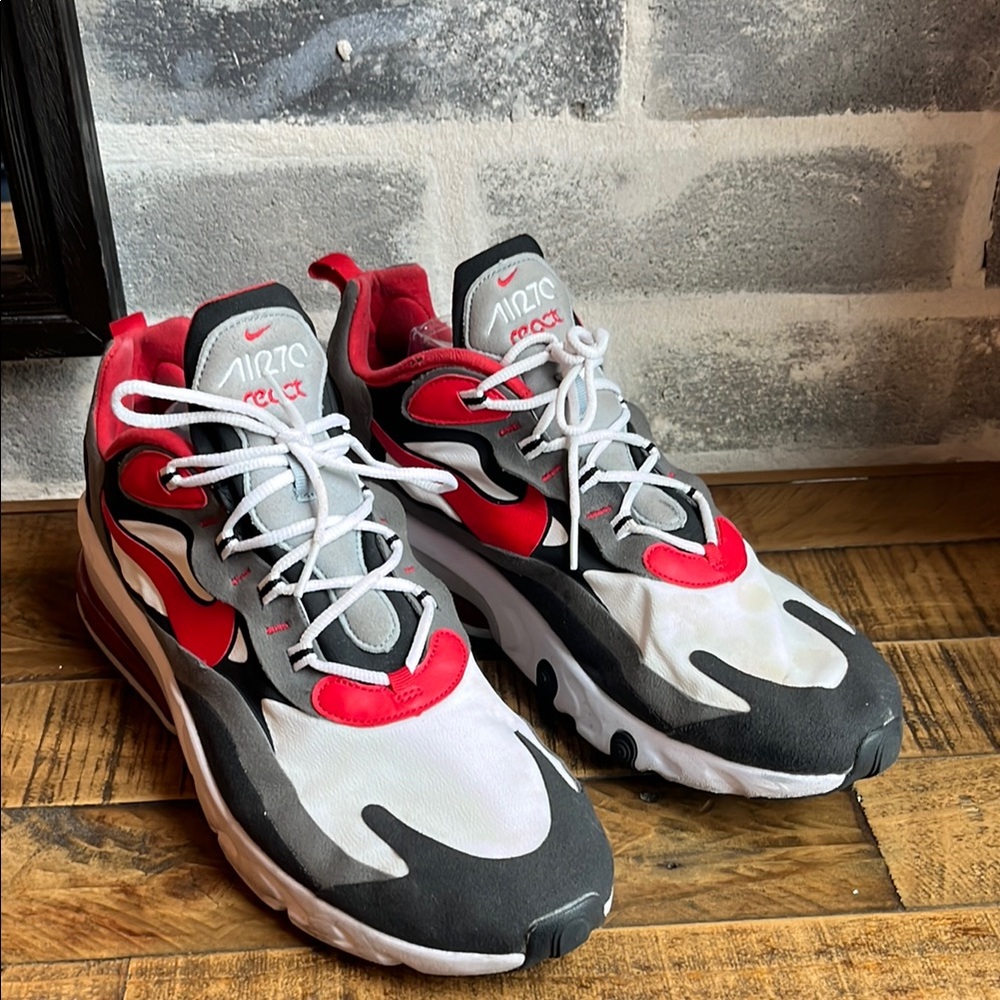 Nike Air Max 270 React GS Black & Red & Grey Running Shoes Sz 13